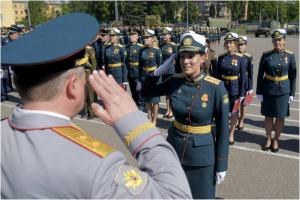 Вручение дипломов выпускникам Военной академии связи